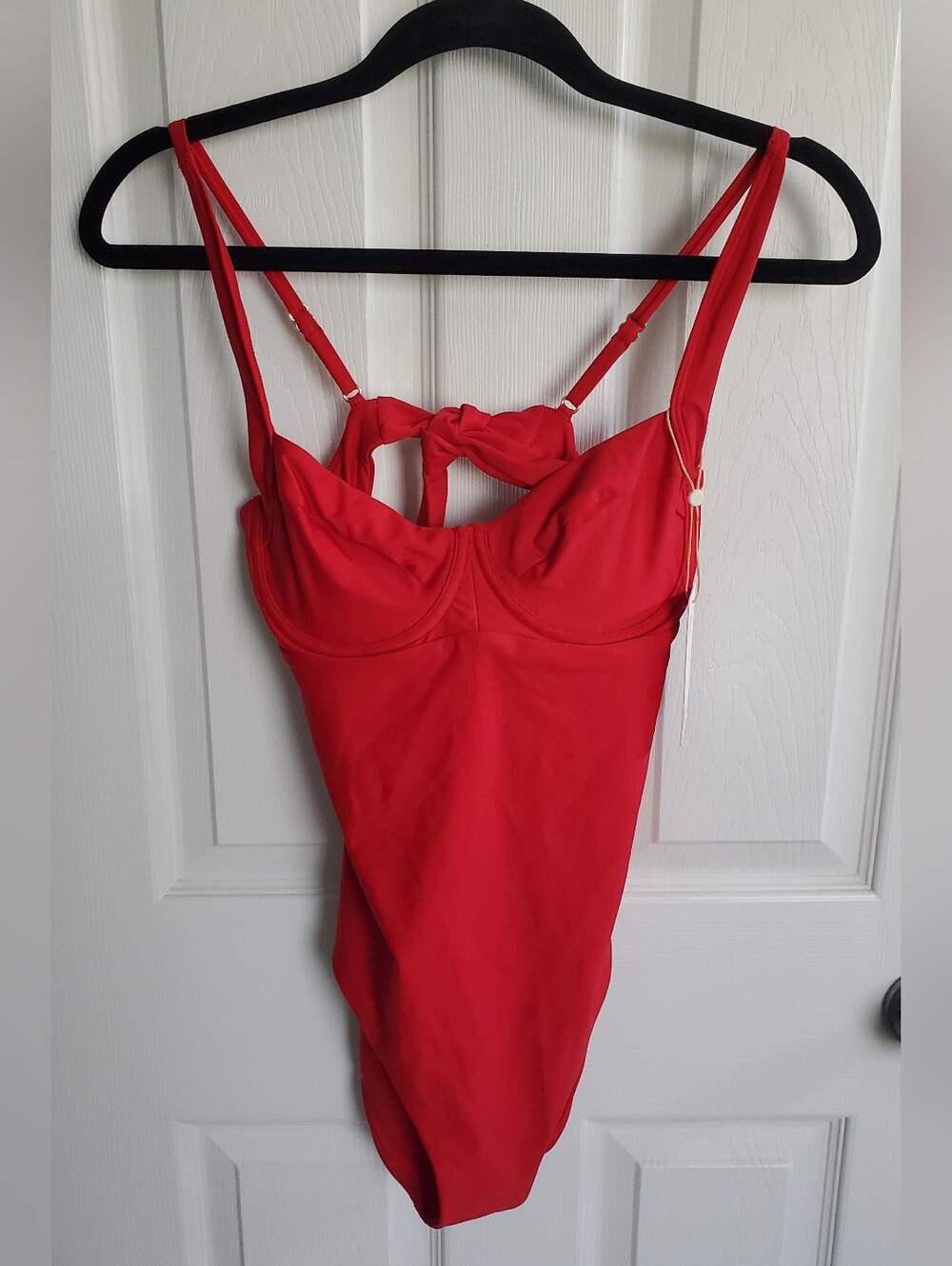 Quince NWT Italian One Piece Underwire Cherry Red Swimsuit Size Medium Baywatch